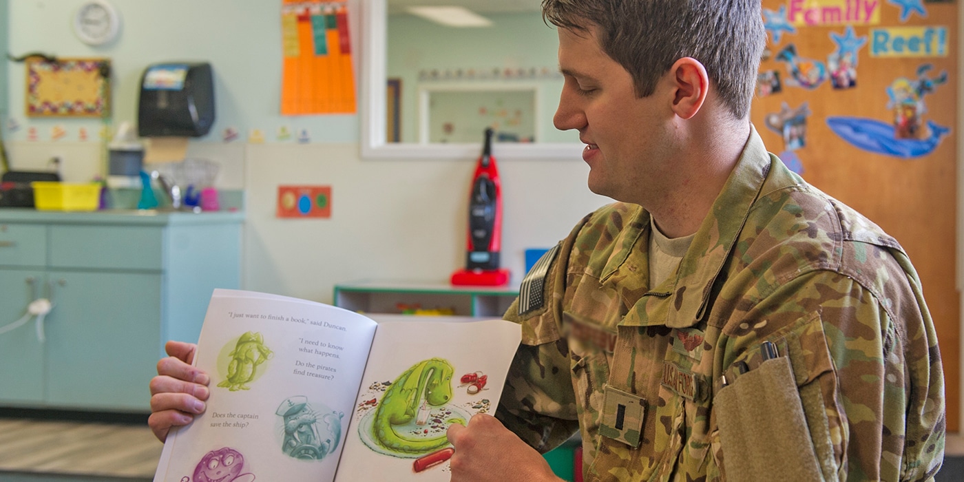 military life books for kids