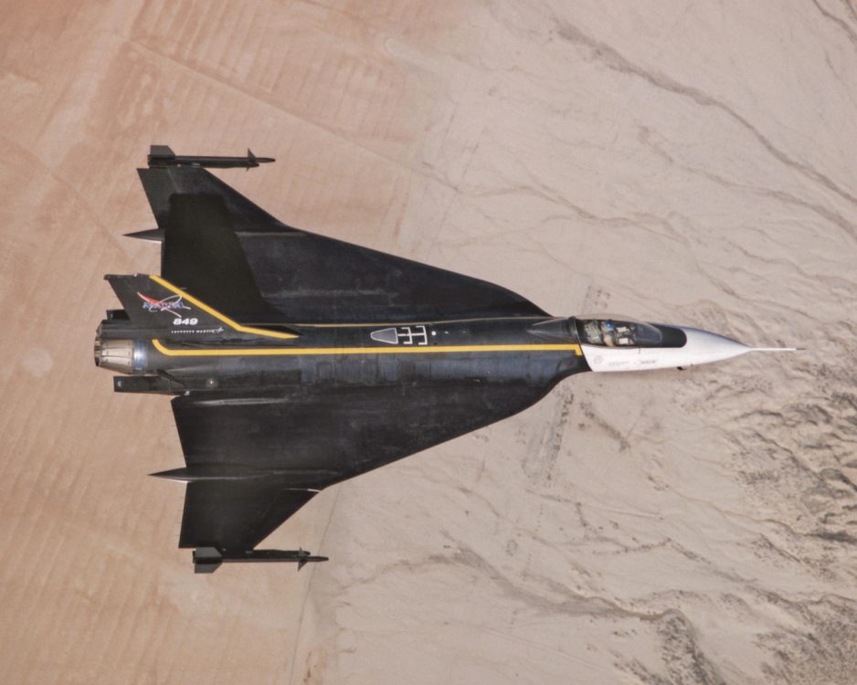 <em>The F-16XL flying under NASA (NASA photo)</em>
