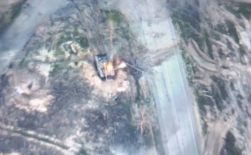 Russian T-72 tank damaged in Ukraine