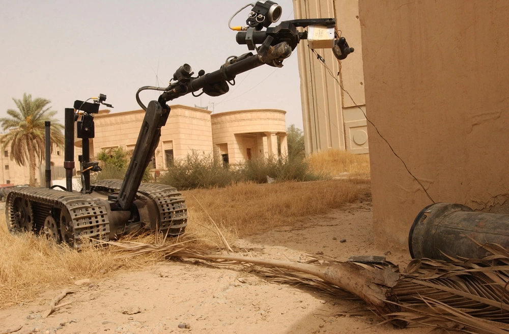 army explosive ordnance disposal robots
