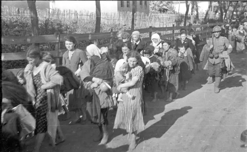Jewish prisoners escorted by Romanian troops in WWII