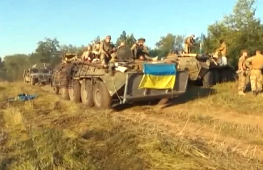 Ukrainian troops on armored personnel carriers in the Donbas in 2014