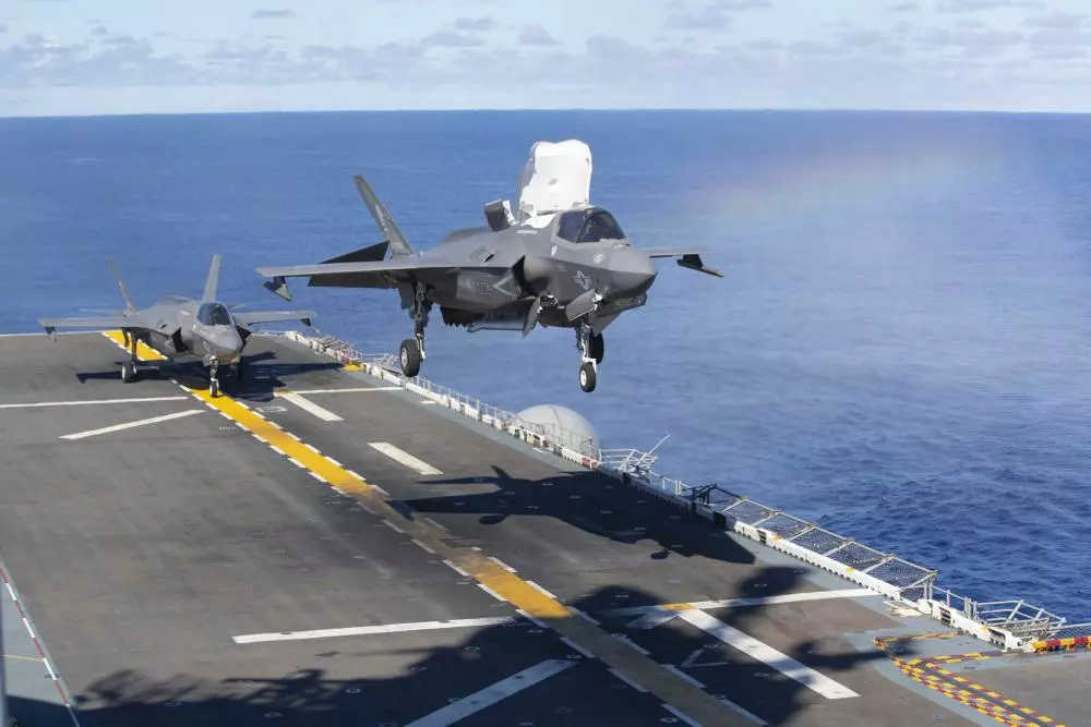 F-35B vertical landing