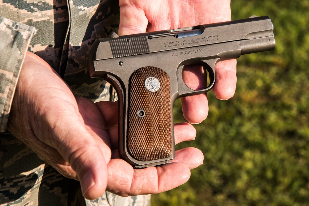 M1093 general officer's pistol