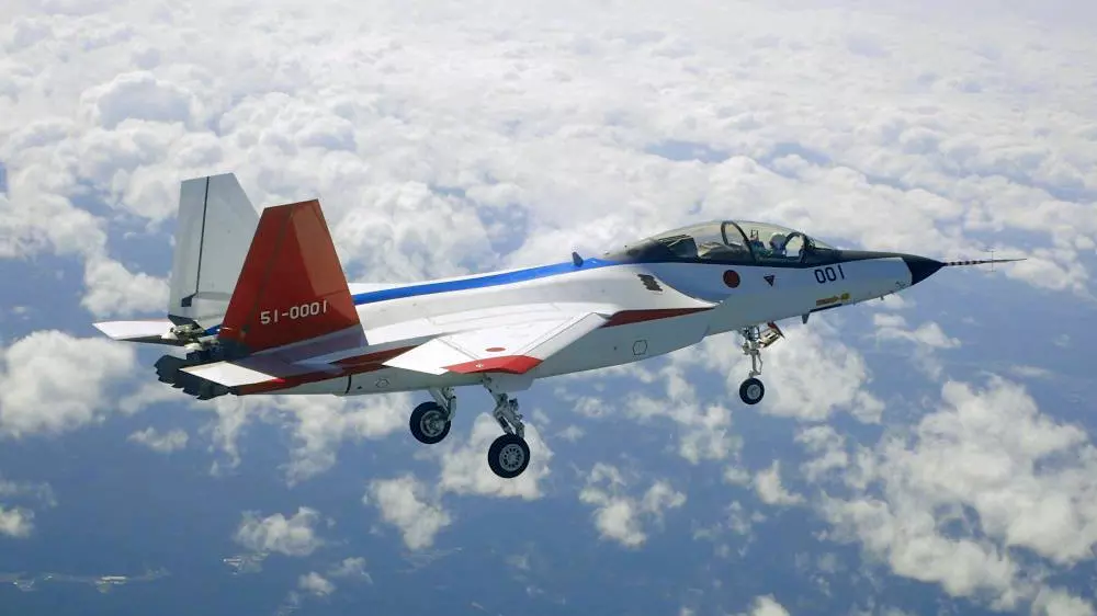 Mitsubishi X-2 first flight