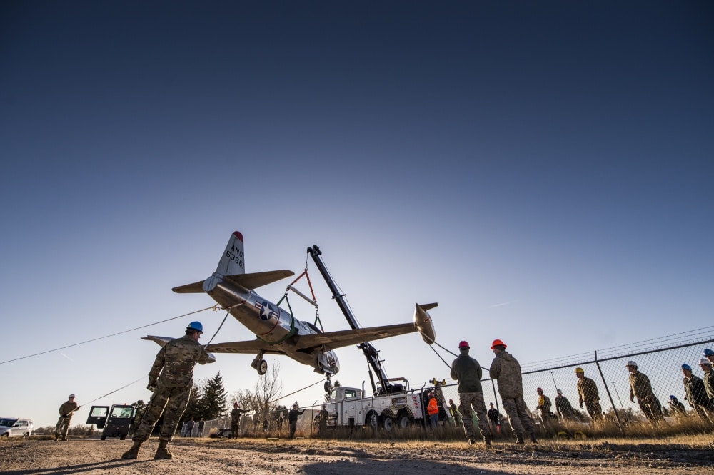 air guard members moving aircraft