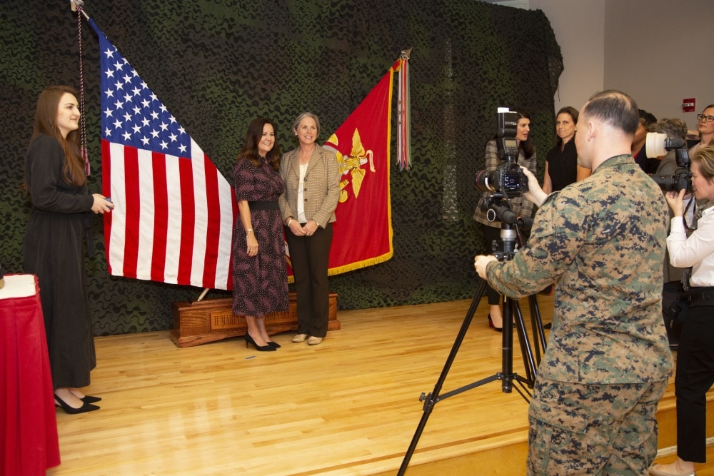 karen pence taking a picture with military spouse