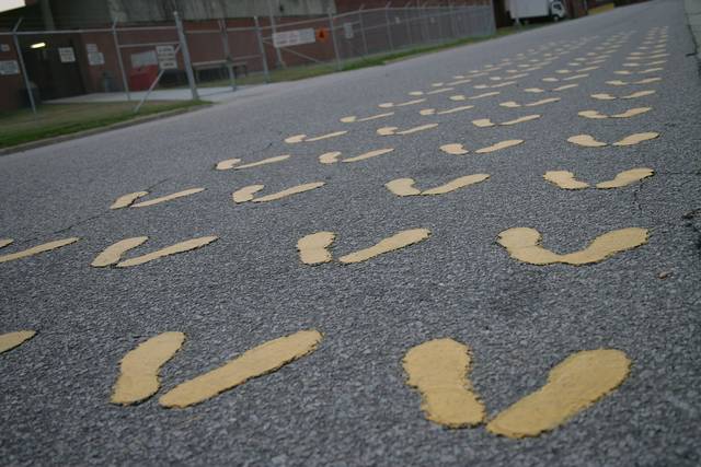 marine corps mcrd parris island yellow footprints