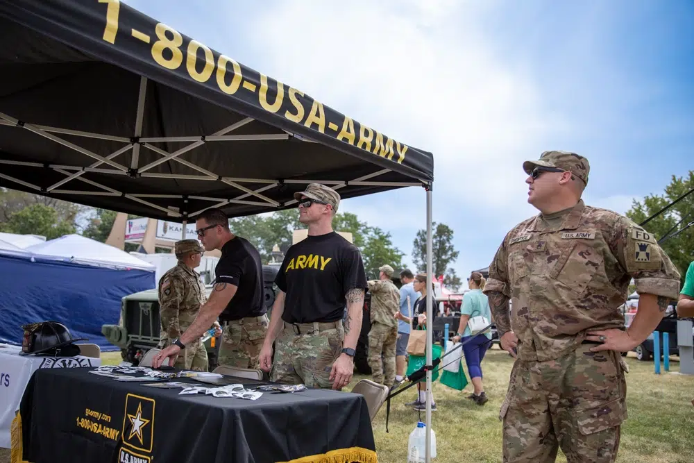army recruiting booth
