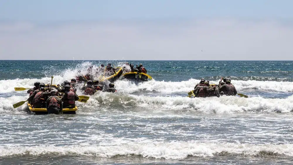 SEAL candidates boat races