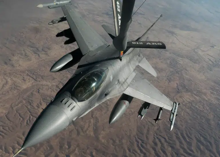 F-16 aerial refueling