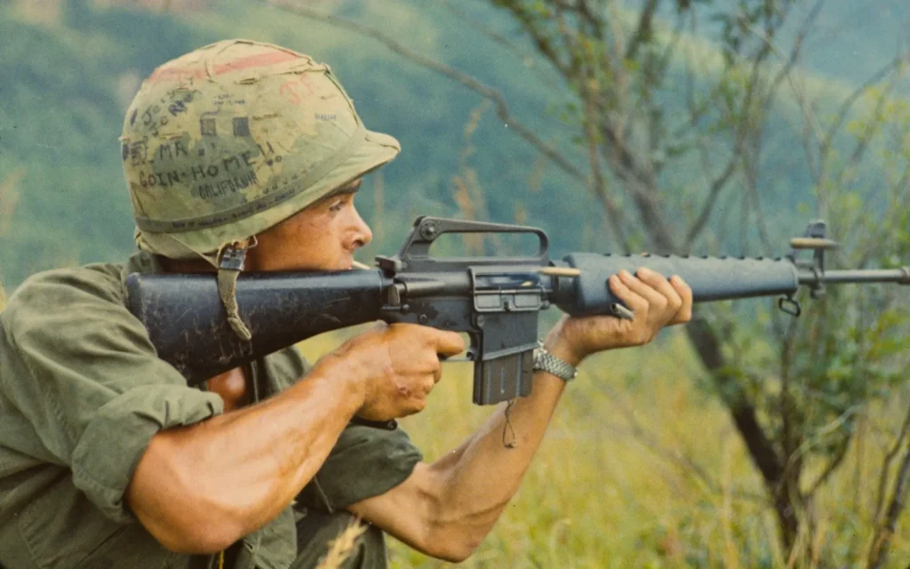 US Soldier Vietnam M16
