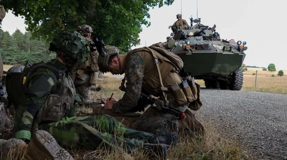 US Marines train with Swedish troops