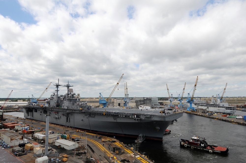 USS Kearsarge Norfolk shipyard