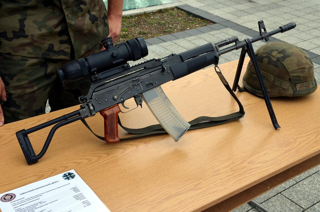 FB Beryl with semi-transparent magazine