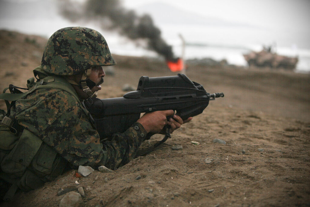 FN F2000 Peruvian military