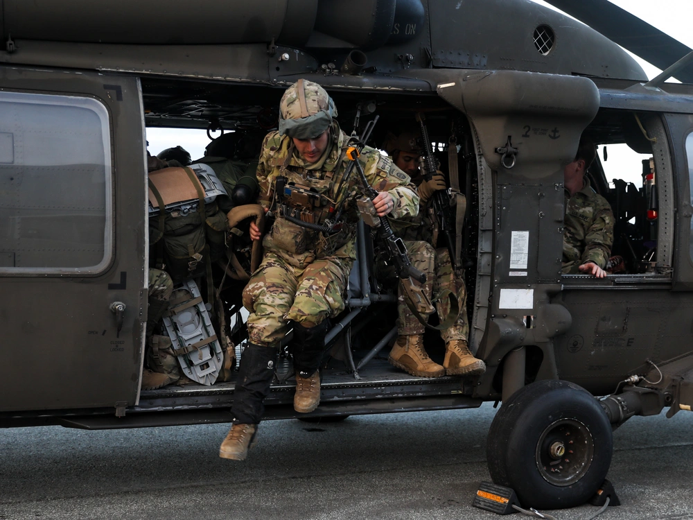 Blackhawk helicopter cold landing