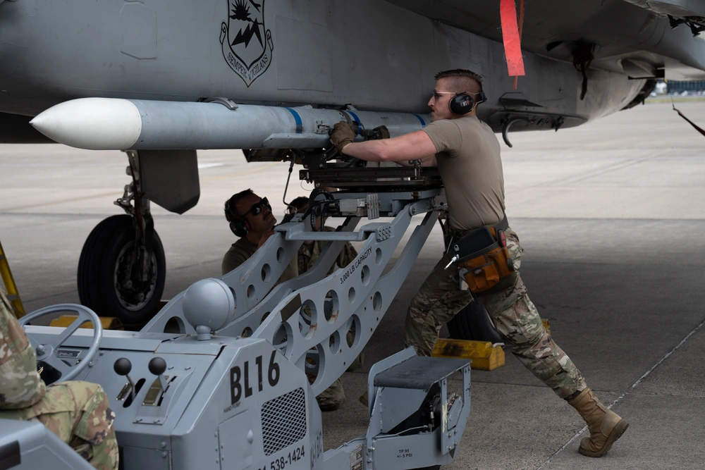 Loading AIM-120 on F-15