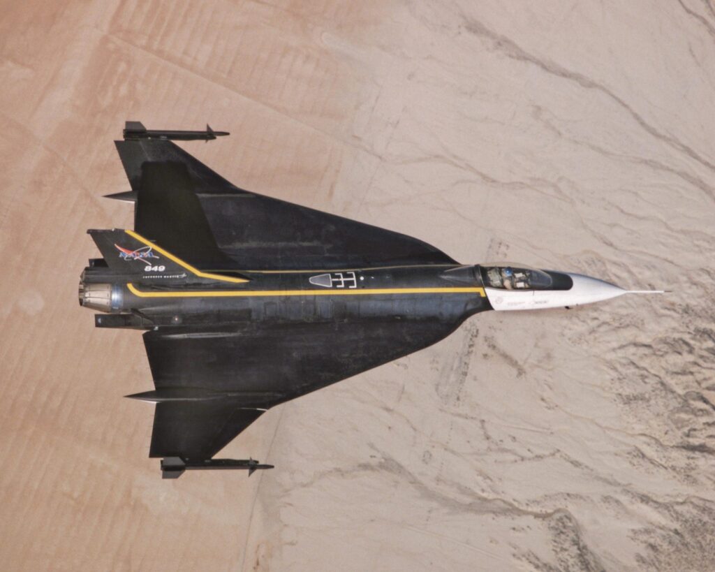 F-16XL flying under NASA