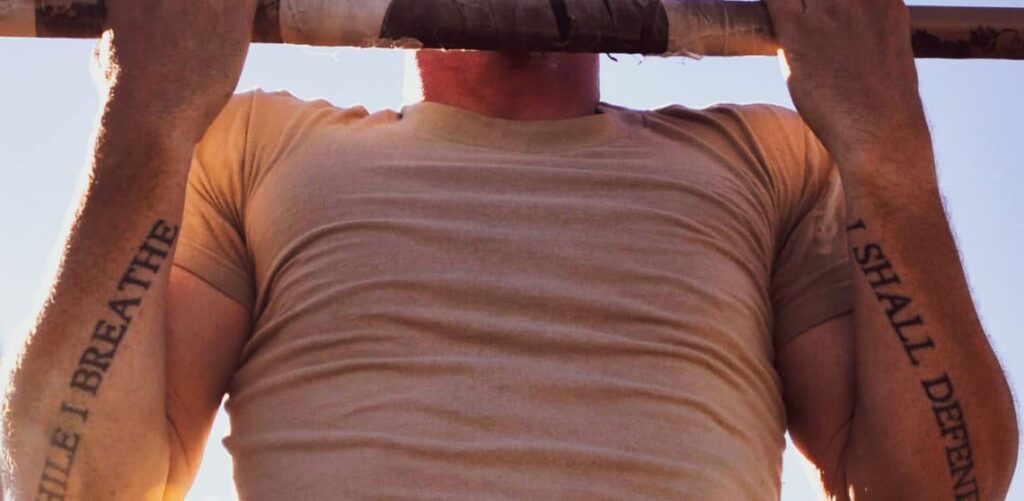 Soldier doing pull ups