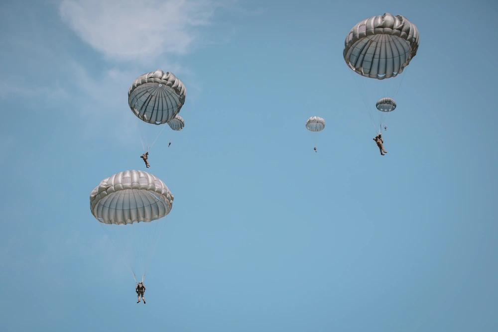 Paratroopers jump Leapfest 2025