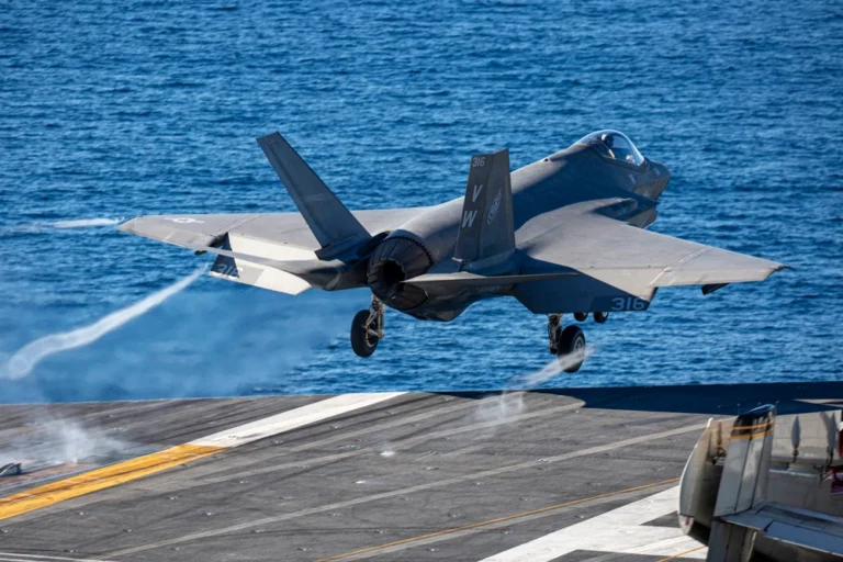 F-35C takes off USS Abraham Lincoln