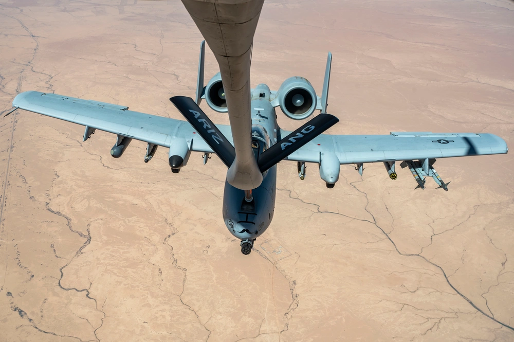 A-10 aerial refueling BOOM method