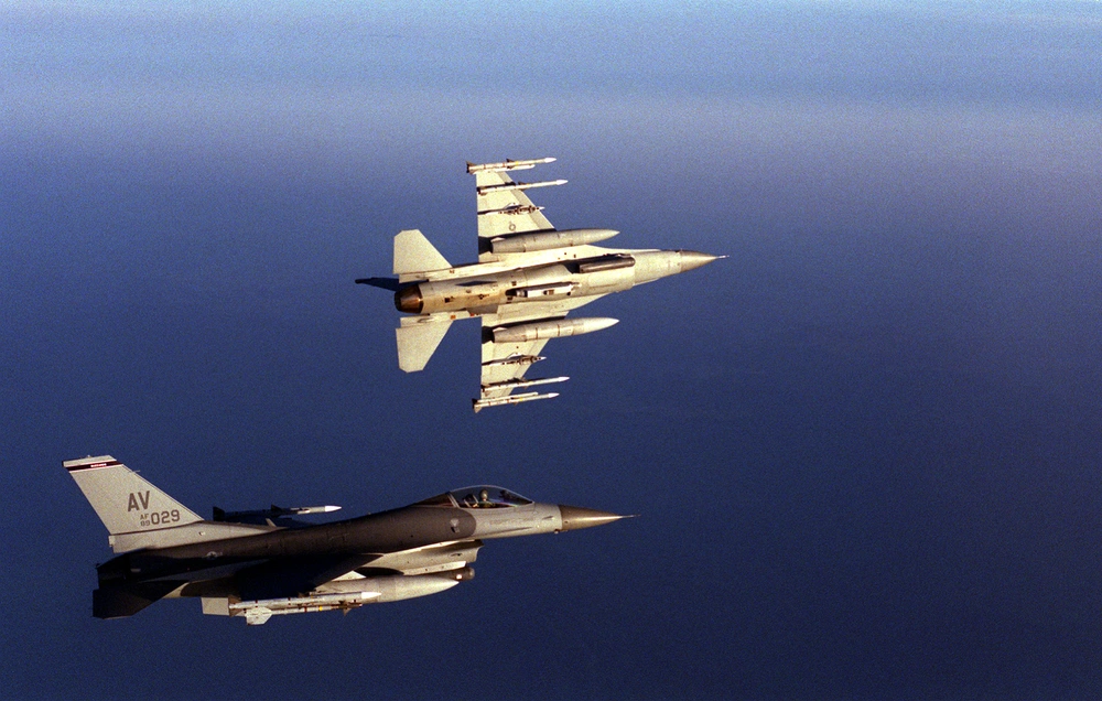 F-16s flying