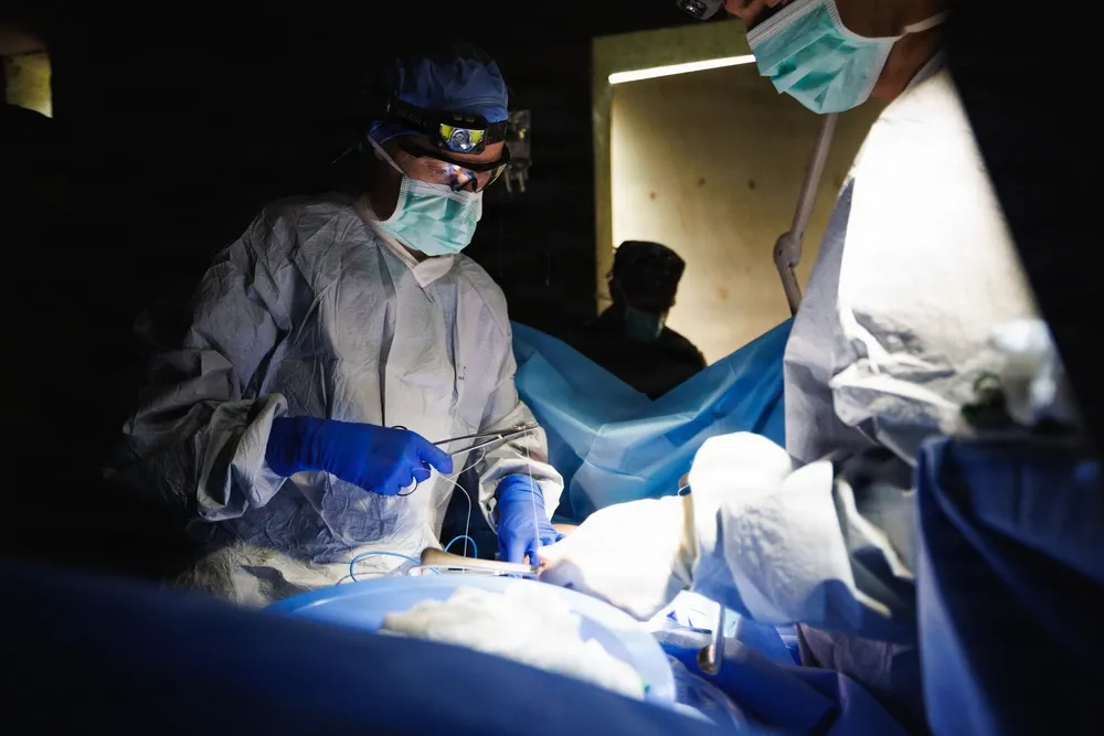Army surgeons simulated surgery-1
