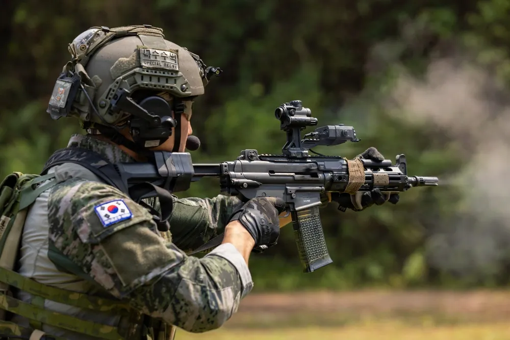 Korean marine fires K1 submachine gun